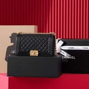 𝐂𝐡𝐚𝐧𝐞𝐥 𝐋𝐞𝐛𝐨𝘆